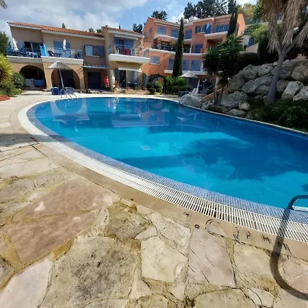 St George Hills Chloraka Paphos شقة *